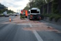 A 4 Rich Olpe vor Rodenkirchener Bruecke Heizoel LKW verliert Heizoel P29